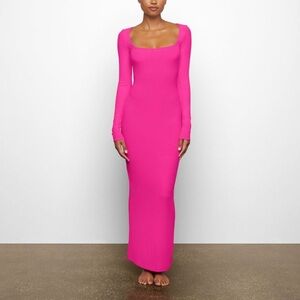 🩷NWT Skims Soft Lounge Long Sleeve Dress in Hot Pink Sz M